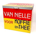  Voorraadblik van Nelle voorzien van schreefloze belettering in een vlakverdeling in rood geel en blauw ontwerp Jacques Jongert 1930 voor de Erven de Wed J.van Nelle Rotterdam uitvoering Bekkers Dordt 
