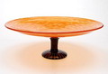 Glazen tazza met rode kleurpoeders en zwartglazen gestreepte voet ontwerp Charles Schneider ca.1925 uitvoering Schneider Epinay-sur-Seine / Frankrijk 
