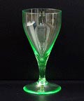 Annagroen witte-wijn glas van servies B-glad ontwerp K.P.C.de Bazel 1917 uitvoering Glasfabriek Leerdam 