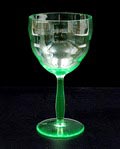 Annagroen witte-wijn glas van servies H ontwerp K.P.C.de Bazel 1918 uitvoering Glasfabriek Leerdam 