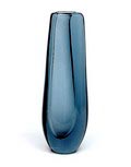 Dikwandig glazen vaas in de kleur Twilight Blue ontwerp Vicke Lindstrand 1959 uitvoering Kosta / Zweden 