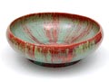 Aardewerk Berbas drijfschaal met groen rood Reflet Métallique glazuur uitvoering Porceleyne Fles Delft ca.1900 