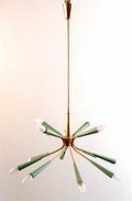 Goudkleurig metalen 12-lichts hanglamp met groene lamphouders ontwerp uitvoering onbekend ca.1950 