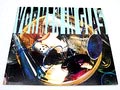 Boek Vormen in Glas 1e druk 1988 oplage 2000 stuks auteur Jerven Obar uitgave Zouavenlaan 77 Nederlandse tekst 