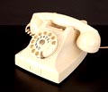  Tafel telefoon uitgevoerd in beige melamine plastic bakeliet styling-design Jean Heiberg 1947 producent Ericsson / Zweden 1961 uitgevoerd voor de Nederlandse markt 