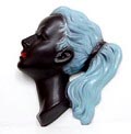 Polychroom geglazuurd wandmasker ontwerp Albert Strunz 1958 uitvoering Cortendorf / Duitsland 