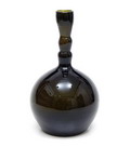 Groen glazen fles ontwerp Jac.Jongert ca.1920 voor Paq.Port van de firma Wed.G.Oud Pzn en Co / Purmerend uitvoering N.V.United Glassworks Schiedam 