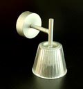 Metalen wandlampje Romeo Babe met persglazen kapje ontwerp Philippe Starck 1996 uitvoering Flos / Italië 