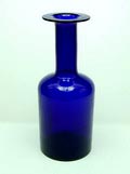 Transparant blauwe glazen gulvaas ontwerp Michael Bang ca.1960 uitvoering Holmegaard / Denemarken 