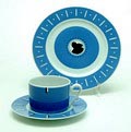 Aardewerk kop schotel en ontbijtbordje Petit déjeuner met Dinner for two decoratie door Alessandro Guerriero 1994 uitvoering Ritzenhoff / Duitsland 
