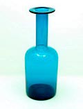 Transparant blauw glazen gulvaas ontwerp Michael Bang ca.1960 uitvoering Holmegaard / Denemarken 