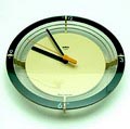 Elektrische wandklok batterij ABW 21 type 4782 ontwerp Dietrich Lubs 1987 uitvoering Braun / Duitsland 