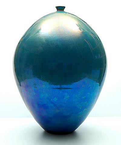  Grote balustervormige aardewerk vaas met nauwe hals en lusterglazuur ontwerp Johan Soesbergen ca.1995 uitvoering Mobach / Utrecht 