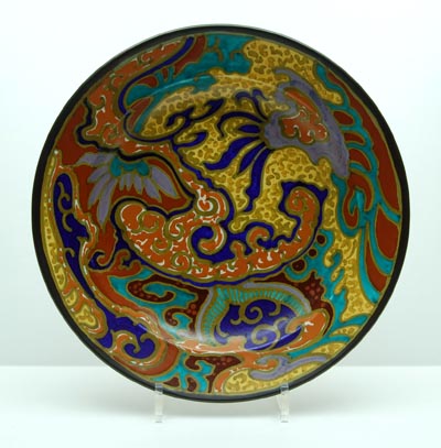  Plazuid aardewerk schaal met polychrome florale decoratie decor-ontwerp H.Breetvelt uitvoering Zuid-Holland / Gouda 1928 