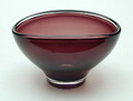  Ovale Serica vaas violet met blankglazen overlay ontwerp Floris Meydam 1952 uitvoering Leerdam / Holland 