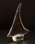  Helderglazen object in de vorm van zeilboot ontwerp toegeschreven aan Willem Stuurman 1940 uitvoering Leerdam / Holland 