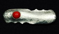  Alpaca nieuw zilver gehamerde broche met rode siersteen ca.1930 