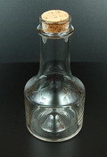  Karaf 2508 met kurken stop ontwerp Tapio Wirkkala 1959 uitvoering Iittala / Finland geproduceerd van1959-1968 