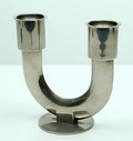  Metalen twee-armige kandelaar uitvoering Hagenauer ca.1930 Wenen / Oostenrijk 