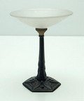 Tafellampje met geëtste glazen kap en bronzen voet ontwerp uitvoering Muller Frères Luneville France ca.1925 