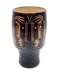  Aardewerk Maskervaas vaas de 2 gebroeders Unicum gegraveerd wit geglazuurd lijnenpatroon ingevuld met een dun laagje goud ontwerp uitvoering Jaap Ravelli ca.1995-2003 