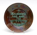  Aardewerk wandbord Gezelligheid kent geen tijd groene opgelegde decoratie uitvoering Potterij Rembrandt Nijmegen 1912-'16 