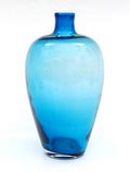  Blauwe Serica fles ontwerp Floris Meydam 1962 uitvoering Glasfabriek Leerdam 