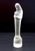  Persglazen gesatineerde Madonna met kind ontwerp Stef Uiterwaal 1889-1960 uitvoering Glasfabriek Leerdam 1929 