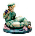  Polychroom beschilderd aardewerk Art Deco sculptuur Sitzende Figur mit Vogel ontwerp Gustl Kaiser 1924-'27 uitvoering Kieler Kunst-Keramik / Duitsland 