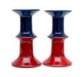  Blauw en donkerrood geglazuurde aardewerk kandelaars 2x ontwerp Tapio Wirkkala 1965 uitvoering Rosenthal / Duitsland 