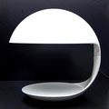  Tafellamp Model No 629 Cobra witte plastic vorm met bolle kap ontwerp Elio Martinelli 1968 uitvoering Martinelli Luce / Italië 