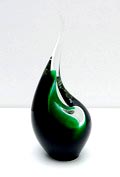  Dikwandige groen glazen vaas Orkidévase met helderglazen overlay ontwerp Per Lütken 1956 uitvoering Holmegaard / Denemarken 1958 