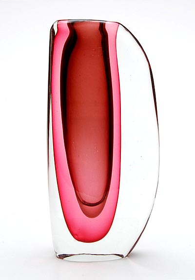 Glass vase Momento red-brown core with clear glass overlay followed by a layer of ruby-red glass covered with an asymmetrical clear glass overlay design Antonio da Ros 1959 executed by Cenedese / Italy 
