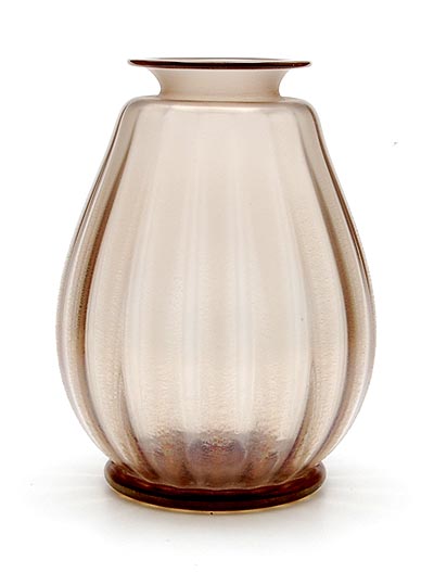 Fumi glass Manuvaria vase with crackle and lustre design W.J.Rozendaal ca.19315 executed by Kristalunie Maastricht / the Netherlands 