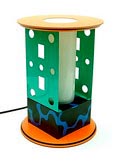 Lamp Objects of the electronic age kunststof onder- en bovenzijde groen metalen frame waarin wit kunststof cylinder en gelamineerd houten tussenstuk ontwerp Nathalie du Pasquier George Sowden 1984 voor Arc 74 Milaan / Italië 