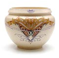 Aardewerk cachepot wit matglazuur met polychrome lineaire decoratie ontwerp Klaas Vet 1907-'10 uitvoering Arnhem Arnhemsche Fayencefabriek 