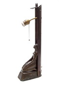 Gepatineerd metalen lampvoet met een geknielde neo-Egyptische vrouwenfiguur ontwerp H.A van den Eijnde 1869-1939 ca.1921 uitvoering door voor Firma Winkelman van der Bijl / Amsterdam 