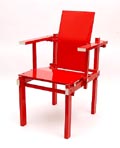 Houten fauteuil met gebogen plywood zitting en rugleuning rood gelakt met witte accenten ontwerp Gerrit Rietveld 1925 uitvoering Gerard van de Groenekan 1904-1994 de Bilt 1985 