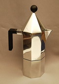 Aluminium koffiepot ontwerp Aldo Rossi voor Alessi / Italy 1984 ongemerkt waarschijnlijk prototype of winkelmodel 