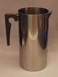 Waterkan Cylinda line ontwerp Arne Jacobsen voor Stelton / Denmark 1968 