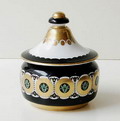  Hutschenreuter dekseldoosje met decoratie in zwart en goud 