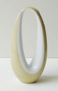 Geel-witte vaas ontwerp Beate Kuhn Rosenthal / Duitsland 