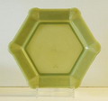 Lichtgroen persglazen ontbijtbordje ontwerp H.P.Berlage 1856-1934 Voorloper van het bekendere gele ontbijtservies Lit Geperst glas uit Leerdam / Thimo te Duits pag.59 afb.39 pag.60 afb.40 