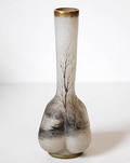 Solifleur vaasje Daum/Nancy/France Geetst glas ijsglas met een wintertafreel hals en voet zijn goud geemailleerd 
