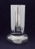 Vaas Saturnus in vorm geblazen kleurloos glas ontwerp Floris Meydam Lit Floris Meydam Leerdam glas 1944-1986 pag.99 foto 147 