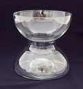 Apollovaas Diabolo in vorm geblazen kleurloos glas ontwerp Floris Meydam Lit Floris Meydam Leerdam glas 1944-1986 pag.96 foto 139 Lit In Vorm Floris Meydam pag.152 