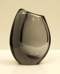  Kosta vaasje kleur Twilight blue ontwerp Vicke Lindstrand 
