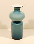 Lichtblauwe Carnaby vaas ontwerp Michael Bang voor Holmegaard Denemarken ca.1965 