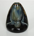 Aardewerk vaasje met gestileerde oren ontwerp Henry van de Velde 1863-1957 met druipglazuur in blauw groen en zwart 1908-'09 uitgevoerd Reinhold Hanke Keramik Werkstätte Lit Kunstgewerbe Museum Zurich Objecte des Jugenstill's Munich Erika Gysling 