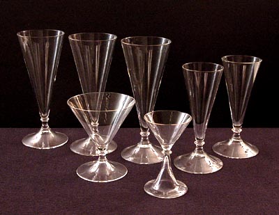  Glasses 7x of drinking service Funnel design Gerard Muller / Amsterdam executed by Josephinenhütte Schreiberhau / Silesia ca.1925 Heights 17 cm 3x 14 cm 2x 10,1 cm 1x 9,6 cm 1x 